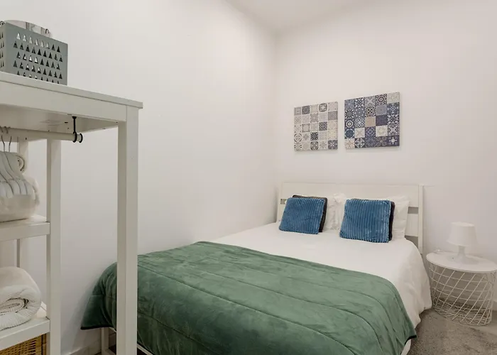 Rua Da Senhora Da Gloria 142 1º