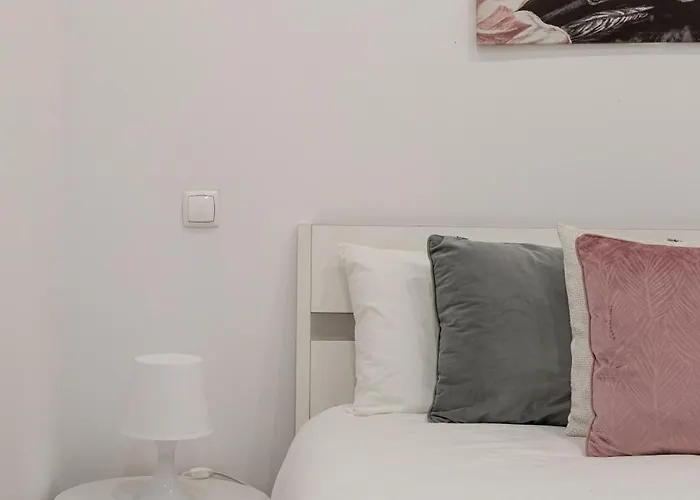 Rua Da Senhora Da Gloria 142 1º Lisbon