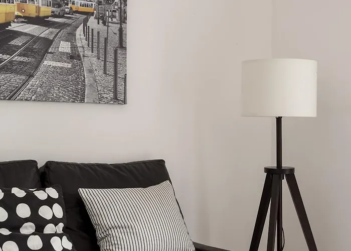 Rua Da Senhora Da Gloria 142 1º Lisbon